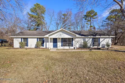 50 Lakeland Park Dr, Vicksburg, MS 39180