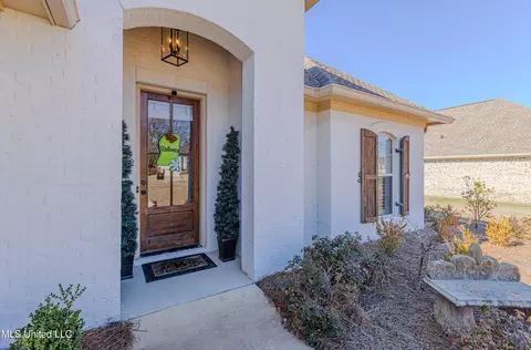201 Sweetbriar Cir, Canton, MS 39046 photo 2
