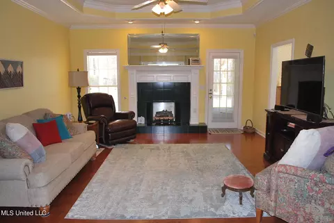 204 Seminole Cir, Terry, MS 39170 photo 5