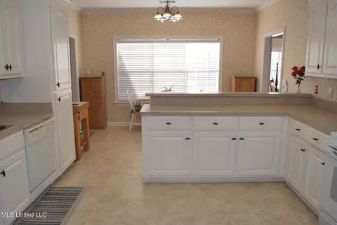 204 Seminole Cir, Terry, MS 39170 photo 17