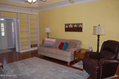 204 Seminole Cir, Terry, MS 39170 photo 9
