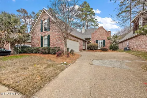 752 Versailles Dr, Ridgeland, MS 39157