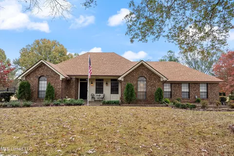 8240 Summerwood Cir, Olive Branch, MS 38654