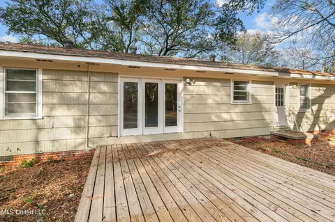 Exterior - 1539 Wilhurst St, Jackson, MS 39211 photo 5 of 9