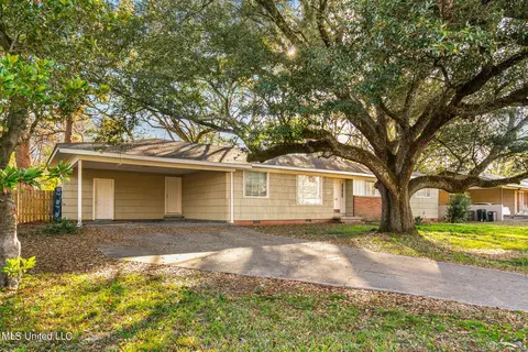 Exterior - 1539 Wilhurst St, Jackson, MS 39211 photo 2 of 9