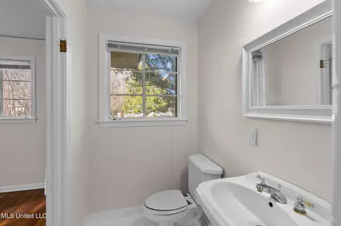 Bath - 1539 Wilhurst St, Jackson, MS 39211 photo 4 of 4