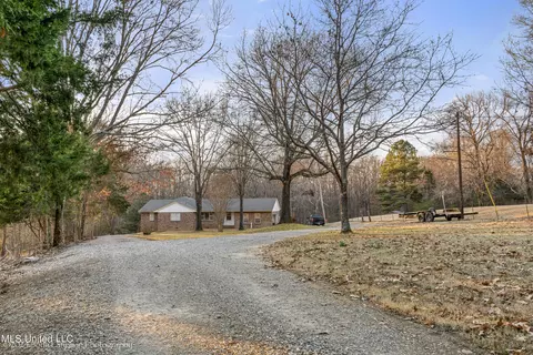 2395 Horn Lake Rd, Nesbit, MS 38651