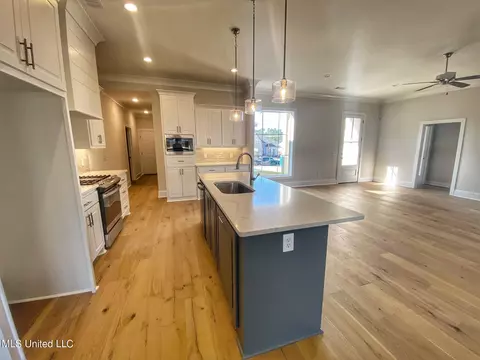 Kitchen - 104 Seymour Dr, Madison, MS 39110 photo 1 of 6