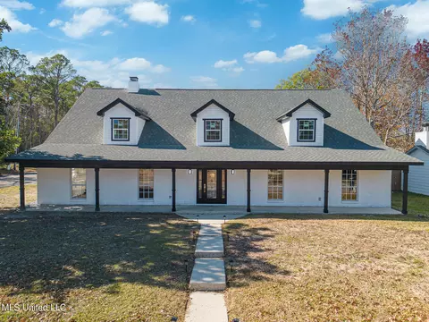 451 Cove Dr, Biloxi, MS 39531