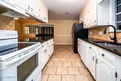 5750 Beechcrest Ct, Jackson, MS 39211 photo 6