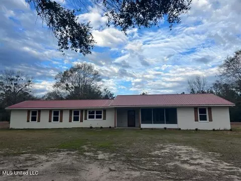 26305 Ivy Emerson Rd, Lucedale, MS 39452