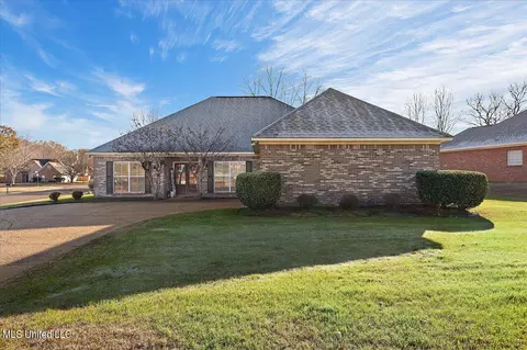 103 Navajo Cir, Clinton, MS 39056