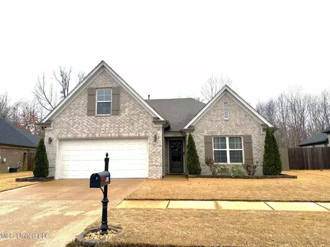1201 Hemlock Dr, Southaven, MS 38671