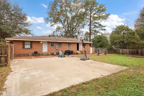 2331 Ludlow Ave, Jackson, MS 39213 photo 2