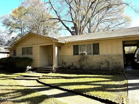 206 Pimlico Pl, Jackson, MS 39211