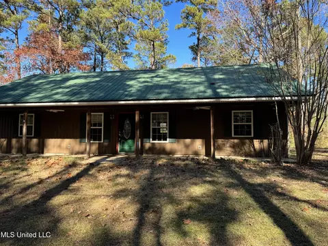 157 Water Tank Rd, Mendenhall, MS 39114