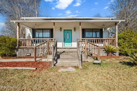 147 Rayner Rd, Moselle, MS 39459