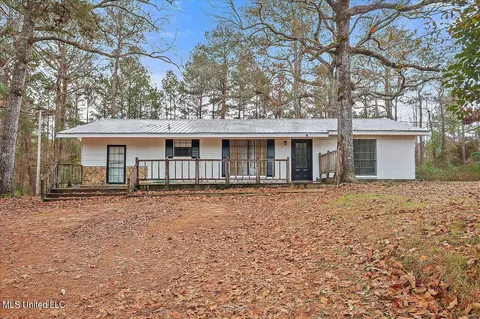 137 Martin Cir, Mendenhall, MS 39114