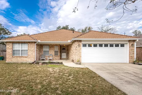 753 Waters View Dr, Biloxi, MS 39532