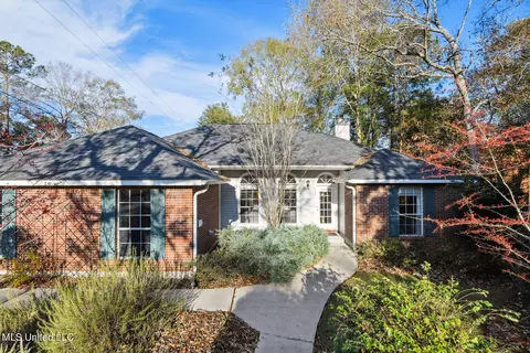 7954 Hapuna Pl, Diamondhead, MS 39525