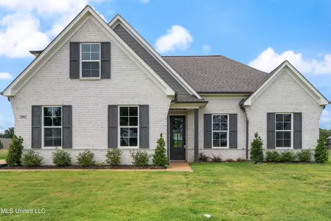 106 Garrett Dr, Batesville, MS 38606