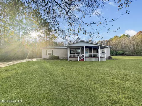 1021 NE Crooked Ln, Brookhaven, MS 39601