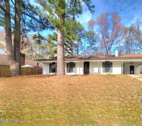 452 Sharon Hills Dr, Jackson, MS 39212