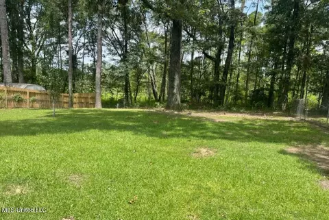 452 Sharon Hills Dr, Jackson, MS 39212 photo 9
