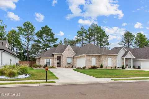 137 Herons Bay Cir, Madison, MS 39110
