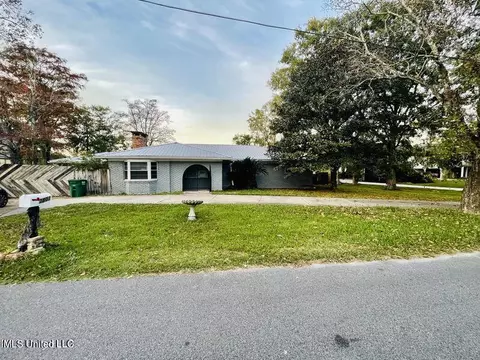 3801 Torres St, Moss Point, MS 39563