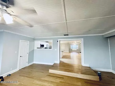 3801 Torres St, Moss Point, MS 39563 photo 9