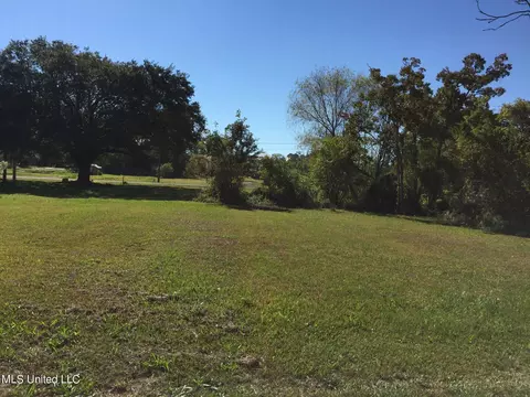 385 Fowler St, Biloxi, MS 39530