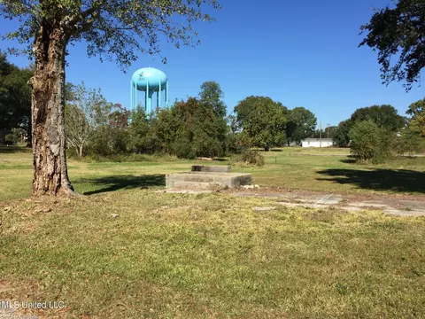 382 Shell St, Biloxi, MS 39530