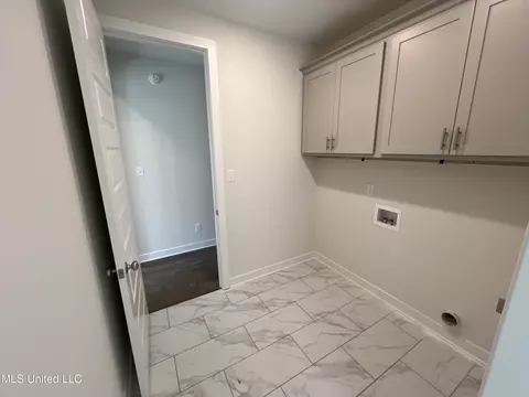 6787 W Sunrise Loop W, Olive Branch, MS 38654 photo 13
