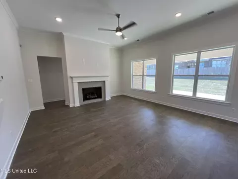 6787 W Sunrise Loop W, Olive Branch, MS 38654 photo 6