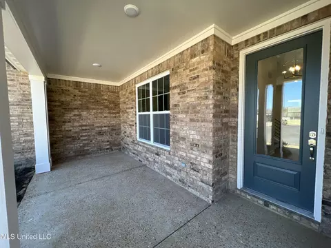 6787 W Sunrise Loop W, Olive Branch, MS 38654 photo 2