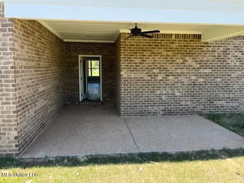 Exterior - 1300 Grove Park Office Dr, Hernando, MS 38632 photo 4 of 5