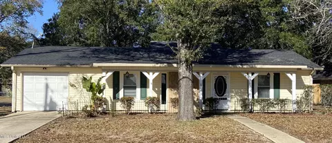 9216 Barnacle Blvd, Ocean Springs, MS 39564