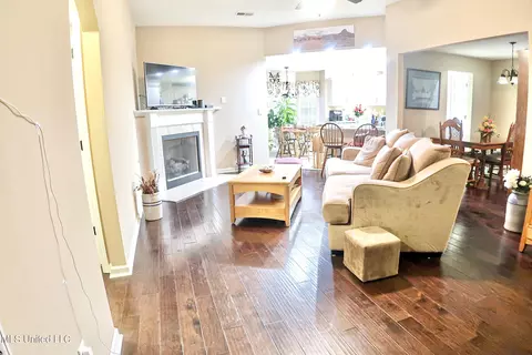 103 Eagle St, Senatobia, MS 38668 photo 3