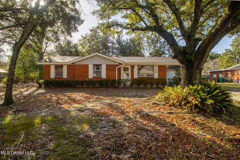 2135 Alice Dr, Biloxi, MS 39531