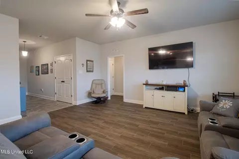 14059 Harley Dr, Biloxi, MS 39532 photo 5