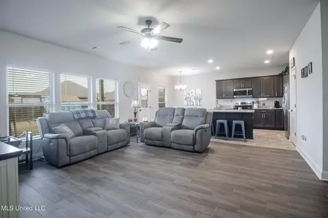 14059 Harley Dr, Biloxi, MS 39532 photo 3