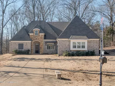 5739 Burlington Ln, Olive Branch, MS 38654