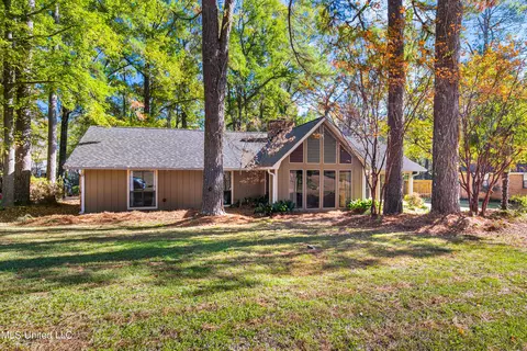 104 Longwood Dr, Clinton, MS 39056