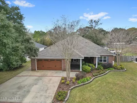 10243 Belle Vue Rd, D'iberville, MS 39540