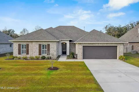24717 Knollwood Dr, Pass Christian, MS 39571