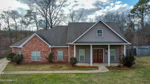 103 Rowan Oak Cv, Clinton, MS 39056