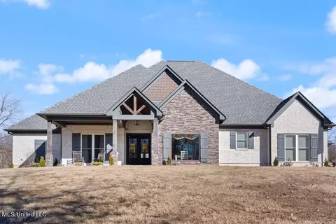 3390 Nikki Ridge Dr, Nesbit, MS 38651
