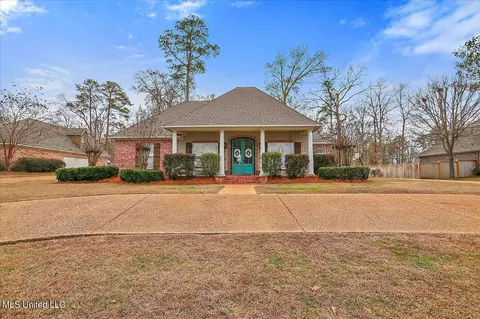 225 Legacy Dr, Brandon, MS 39042