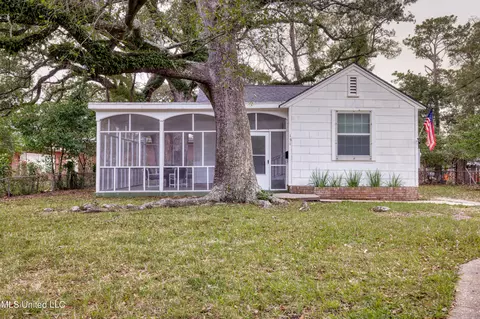 151 Saint George Ave, Biloxi, MS 39530